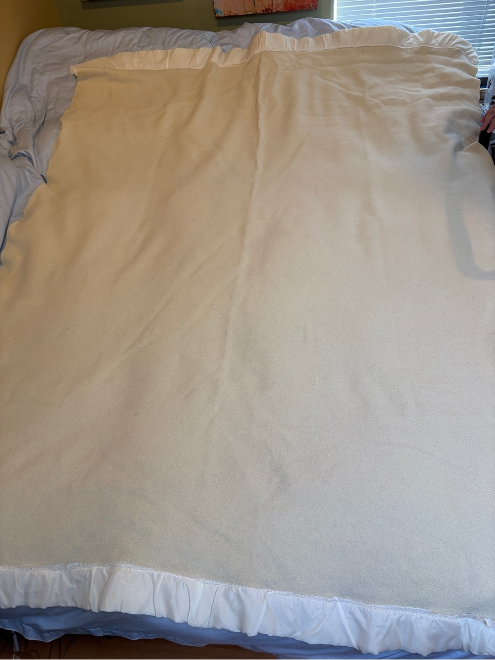 Vintage wool Cream Ruffled‎ Edge Bed Blanket. Edges repaired bag21